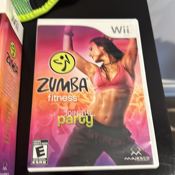 Zumba fitness, Wii. Includes fitness belt - Picture 3 of 6